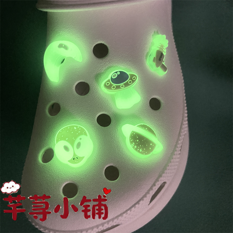 Crocs Shoe Charms Accessories Compatible with Crocs Shoes, 3D Decorative Shoe Ornaments, Cartoon Glow-In-The-Dark Alien Crocs Shoe Charms Accessories Compatible with Crocs Shoes, 3D Decorative Shoe Ornaments, Cartoon Glow-In-The-Dark Alien