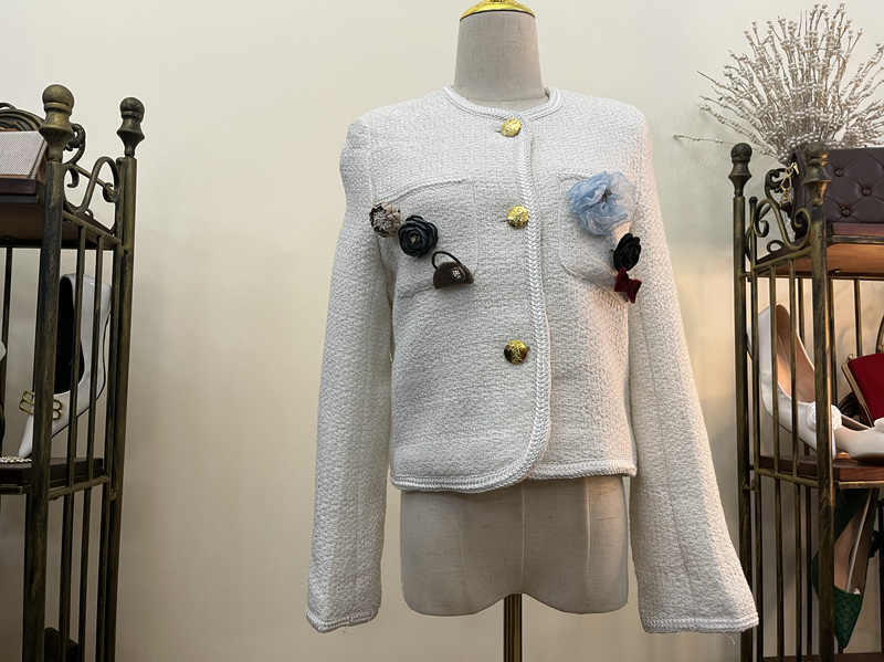 Women's Tweed Short Jacket, Chanel-Style French Three-Dimensional European 2025 New Model, White, with Removable Decorations