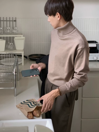 Демисезонный цветной трендовый трикотажный свитер для отдыха, в корейском стиле, изысканный стиль