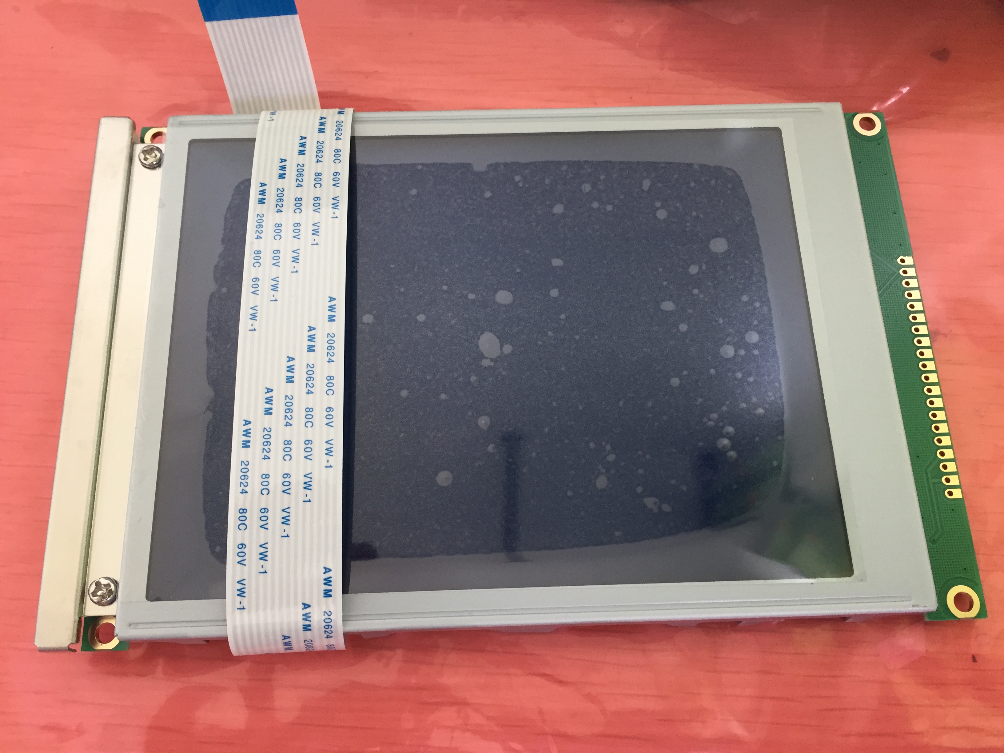 HDM3224-1-WRSS LCD screen with a