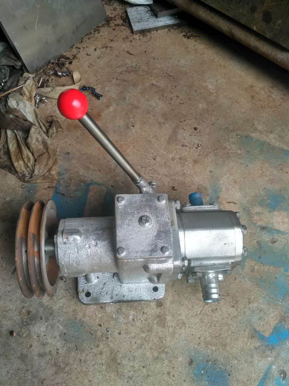 Manufacturer Direct Oil Pump Separator Oil Pump Clutch Starting machine accessories Cage Machine Oil Pump 550