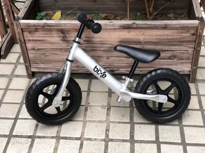 Bixe chính hãng xuất khẩu sang Nhật Bản Tất cả hợp kim nhôm mới cân bằng bạc xe hơi trẻ em xe đạp eva chống cháy nổ - Smart Scooter