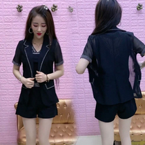 2021 summer fashion Net red suit female foreign style hot diamond suit short sleeve shorts slim three-piece set