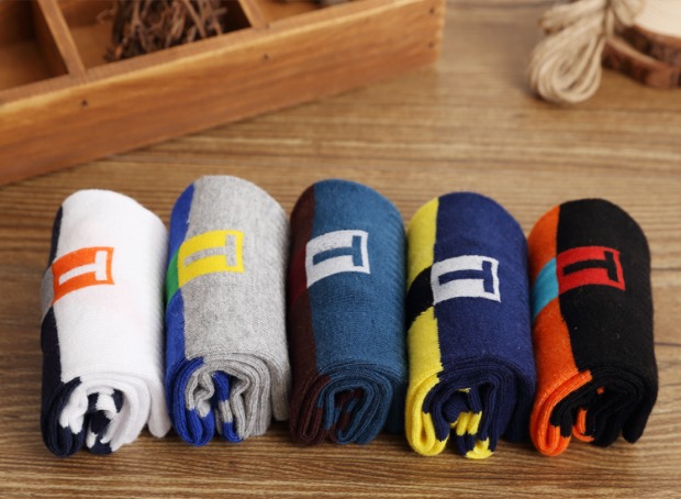 Vớ nam mùa thu và mùa đông cotton ống mùa thu khử mùi mồ hôi 100% cotton bốn mùa hộp quà tặng thanh niên. tất trẻ em 
