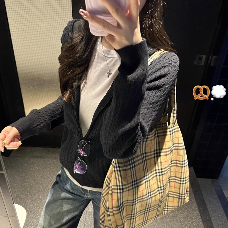 Black Zip-Up Cardigan Sweater for Women, Spring and Autumn Korean Style, Elegant, Slim-Fitting, Cable Knit Hooded Knit Top