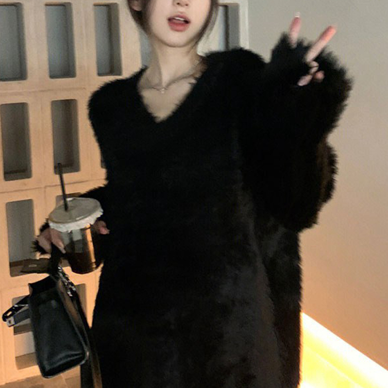 Soft and Fluffy Mohair Black Sweater for Women, Autumn and Winter, High-End, Super Pretty, V-Neck, Loose Fit, Inner Layer, Thickened