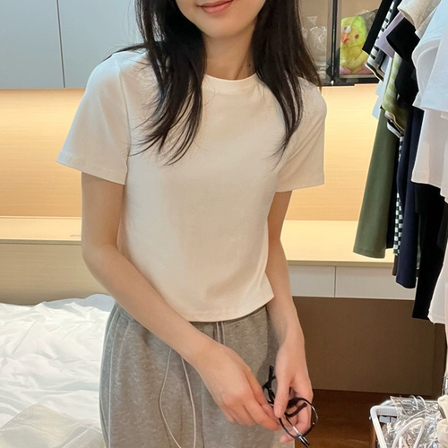 Летняя белая короткая футболка с коротким рукавом, круглый воротник, облегающий крой