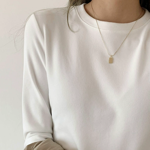 Белый бархатный базовый приятный телу лонгслив, осенний