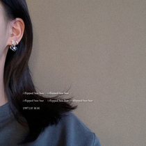 Ifhhhh gentle minimalist black flower easy to put on 100% earrings