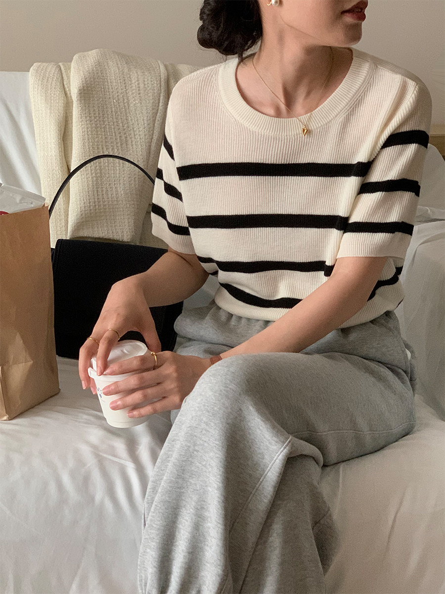 5siss striped short-sleeved sweater women's 2022 early autumn new temperament round neck half-sleeved wool sweater short top
