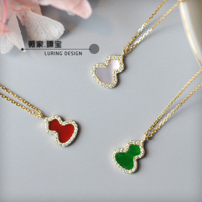 Treasure Gourd QL Design Natural Emerald White Sichuan Fritillary Red Jade Medullary Three Color Select 18K Gold Insert Drilling Necklace Lock Bone Chain