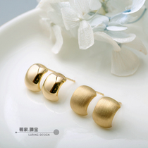 Wei Jia golden pea 18K gold arc surface simple glossy brushed matte simple Jewelry earrings