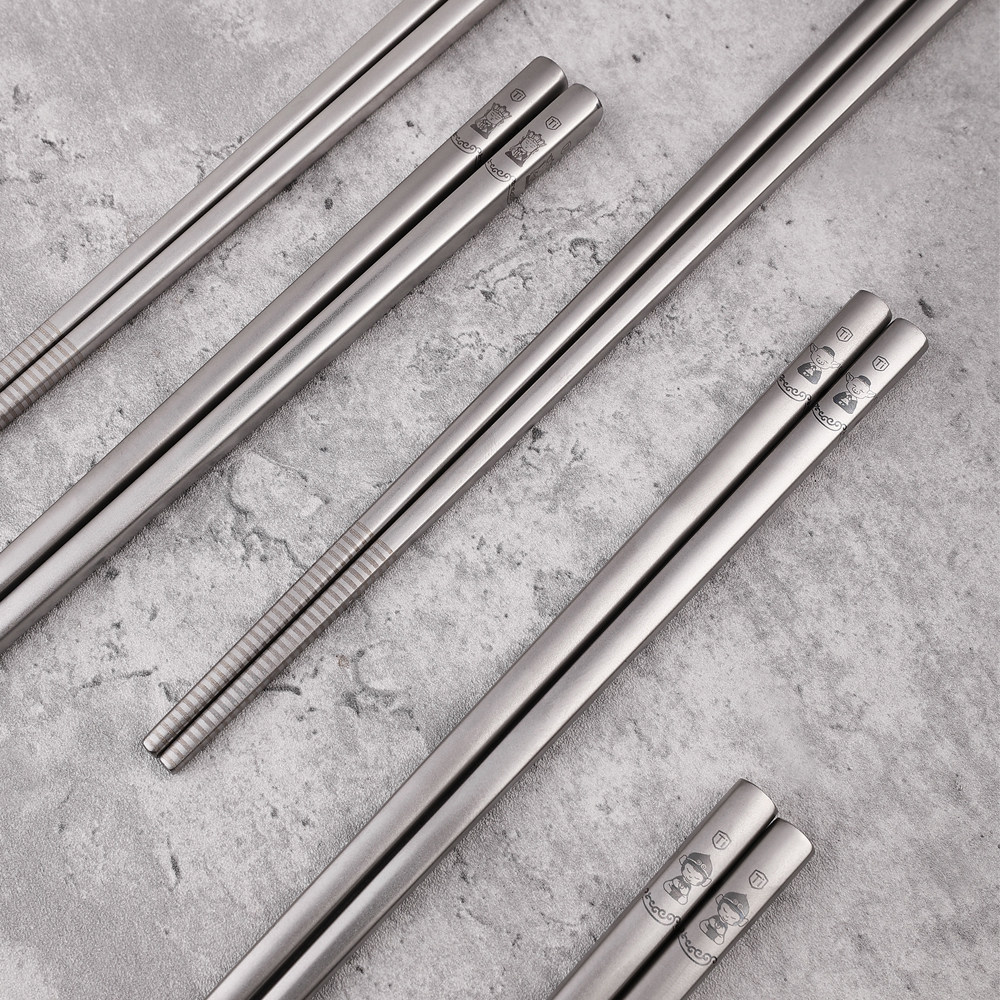 Black Myth Sun Wukong Titanium Alloy Chopsticks for Home Use, Non-Slip, Antibacterial, Anti-Mold, Food-Grade, High-End Outdoor Portable Tableware