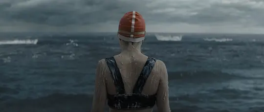 泳者之心 Young Woman and the Sea2024剧照1