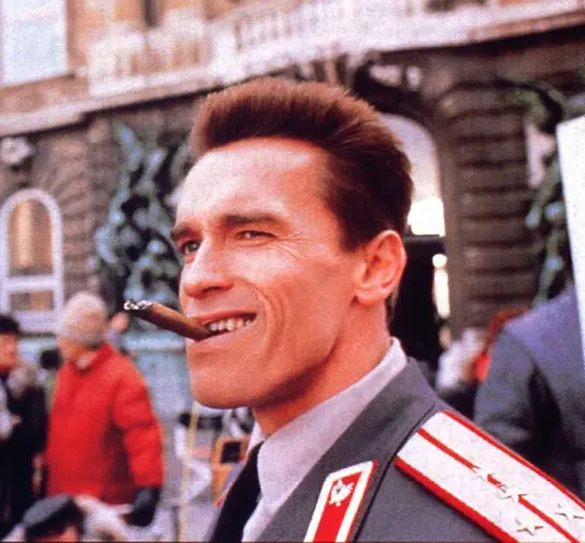 红色警探 Red Heat1988剧照1