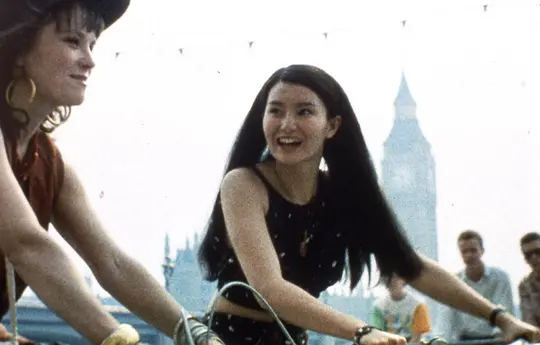客途秋恨1990剧照2