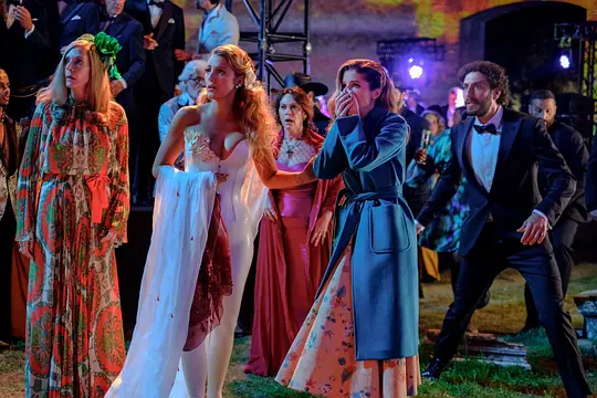 再帮个小忙 Another Simple Favor2025剧照3