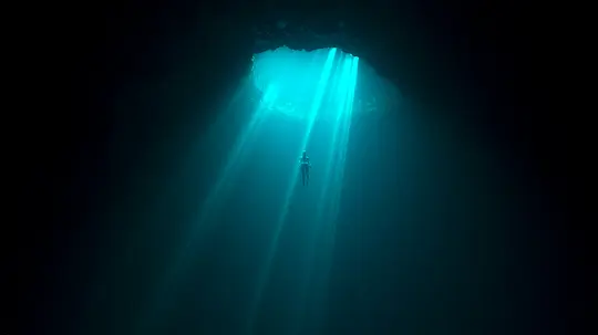 最深的呼吸:自由潜之恋 The Deepest Breath2023剧照1