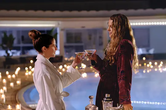再帮个小忙 Another Simple Favor2025剧照1