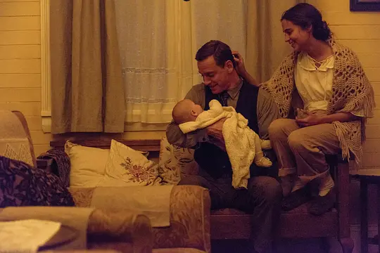 大洋之间的灯光 The Light Between Oceans2016剧照2