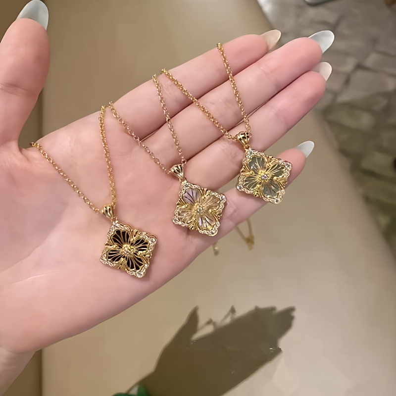 Children's Season Warm French Court Opera Brushed Enamel Lace Diamond-Shaped Four-Leaf Clover White Mother-Of-Pearl Clavicle Diamond Necklace for Women