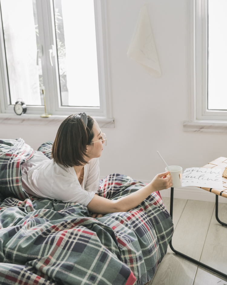 Bắc Âu đơn giản hiện đại kẻ sọc gấu bông bốn mảnh chăn tấm trải giường 1,5m1,8 m - Bộ đồ giường bốn mảnh bộ chăn ga