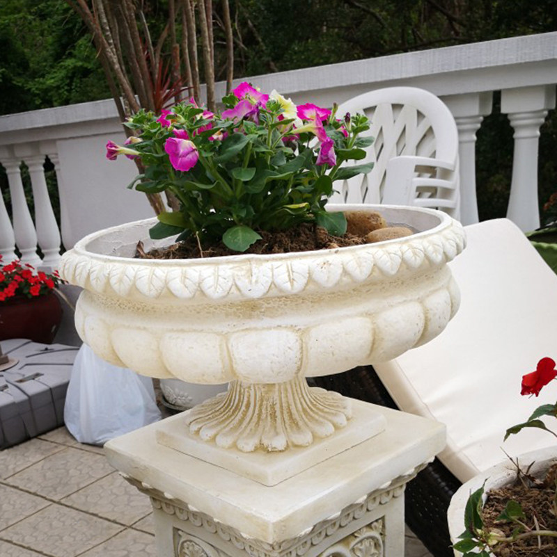 European-style retro Roman column villa door flower pot outdoor courtyard garden forest column head imitation marble large vase