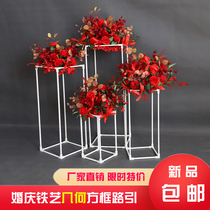New wedding iron geometric road guide ornaments wedding stage scene T platform Road guide three-dimensional box layout flower