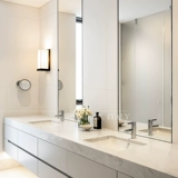 Усовершенствованная кожа молоко белая плитка для ванной плитка плитка гостиная 2023 Новый теплый цвет 60x120 Туалетная плитка для туалетной стены