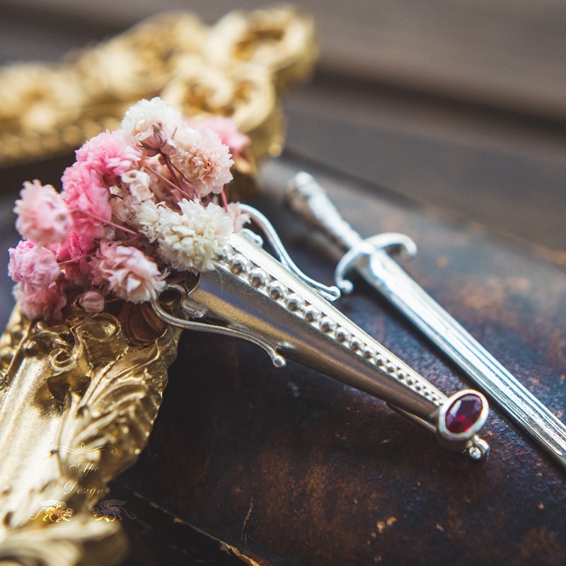 Great Detective Polo's Vase Retro 925 silver brooch Men and women can replace the bouquet of the bouquet with a large coat of clothing and accessories-Taobao