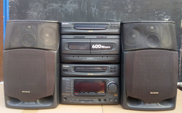 aiwa surround speakers