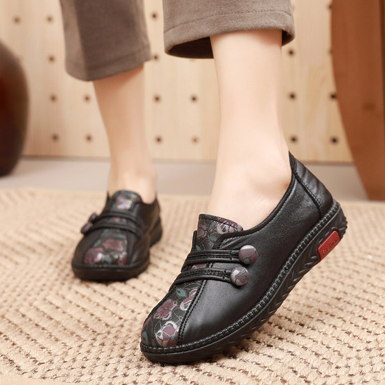 여성을 위한 봄 낡은 베이징 천 신발, 노인 어머니 신발, 중년 및 노인 여성을 위한 편안한 노인 캐주얼 신발, 여성을 위한 플랫 싱글 신발
