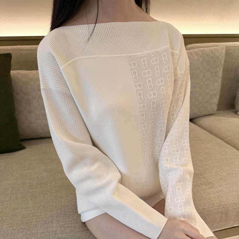 Yss Ye Shuoshuo【Clouds Rolling and Relaxing】Majia Hollow Pattern Pig Nose Off-Shoulder Breathable Long-Sleeve Knit Top