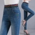 Mùa thu và mùa đông Người mẹ trung niên bốn mươi tuổi Quần jean co giãn cao eo đàn hồi Quần nữ trung niên cộng với quần nhung dày quần baggy nữ jean Quần jean