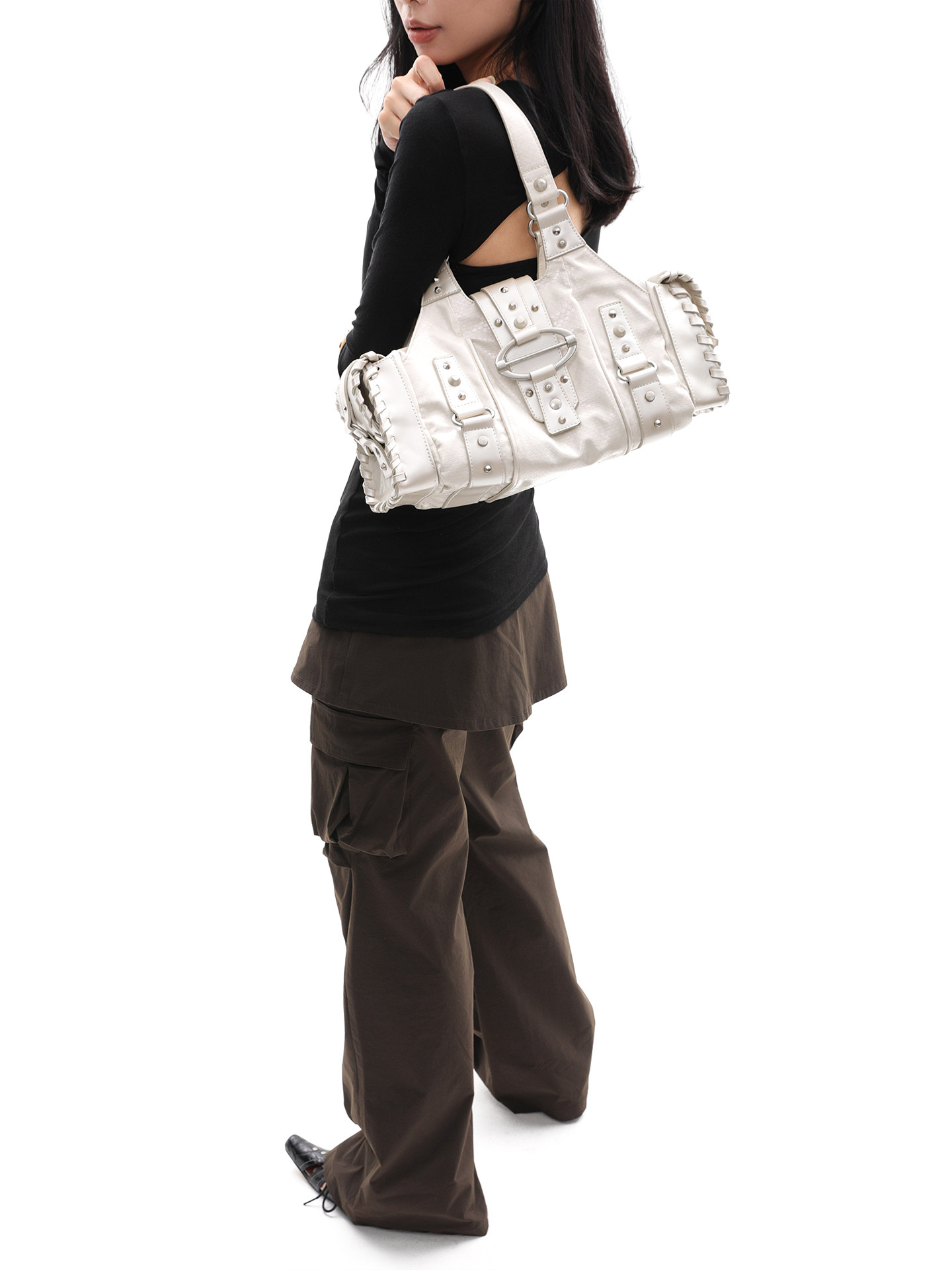 JANDRESS Silver Snakeskin-Print Studded Underarm Bag