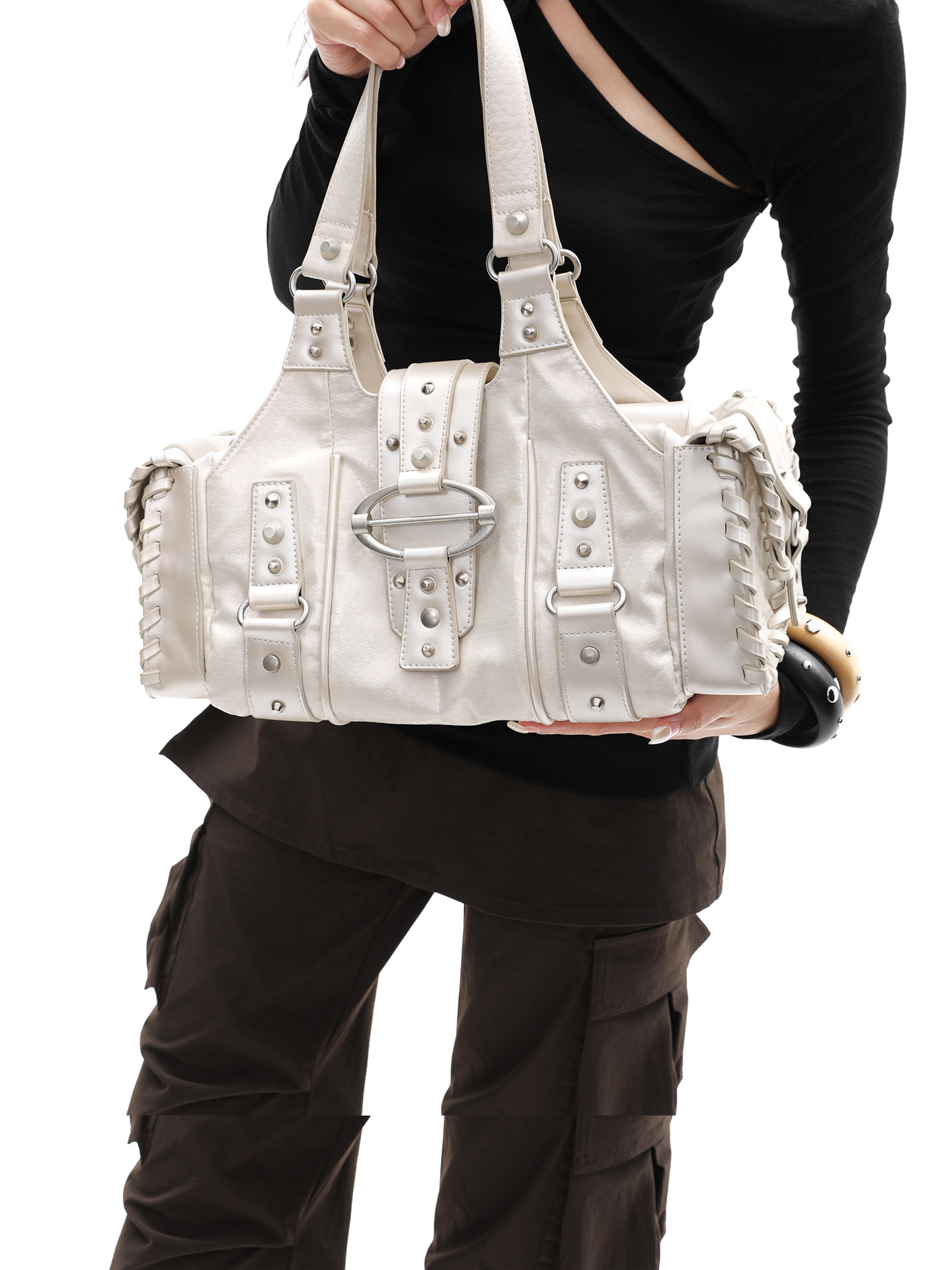 JANDRESS Silver Snakeskin-Print Studded Underarm Bag