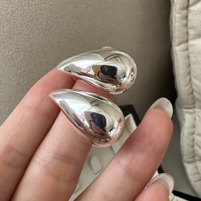 S925 Sterling Silver Korean Style Hollow Water Drop Earrings ins Minimalist Fashion Versatile Exaggerated Personality Large Glossy Stud Earrings S925 Sterling Silver Korean Style Hollow Water Drop Earrings ins Minimalist Fashion Versatile Exaggerated Personality Large Glossy Stud Earrings