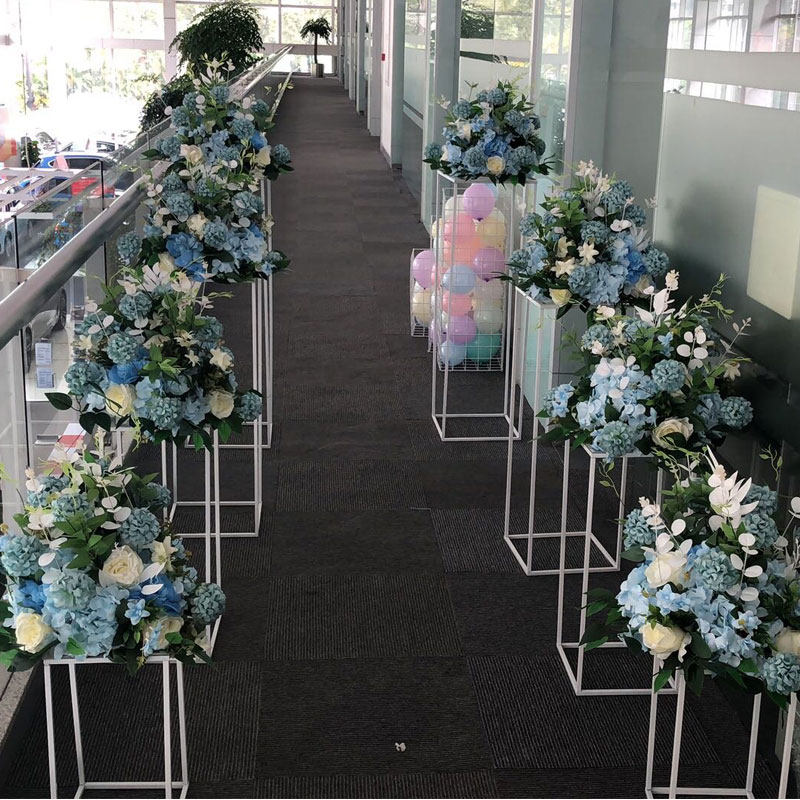 New wedding props Wrought iron geometric road guide Sen department wedding floral window decoration Welcome decoration box road guide