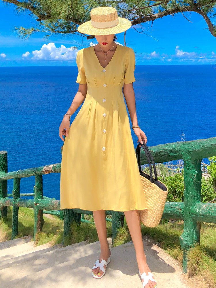Light yellow long skirt beach skirt Saipan island holiday skirt to go to the beach to take pictures to wear super fairy dress female