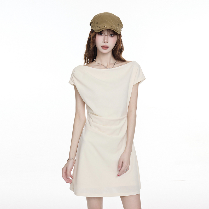 French-Style Atmosphere, Simple One-Shoulder Pleated Dress for Women, 2026 Spring and Summer, Petite, Waist-Cinching, Slimming