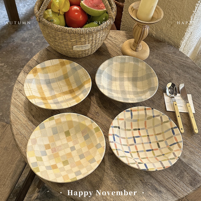Retro Ceramic Bowl and Plate Set for Home Use, Including Rice Bowls, Soup Bowls, Dessert Plates, Dinner Plates, Fruit Plates, and Sauce Dishes Retro Ceramic Bowl and Plate Set for Home Use, Including Rice Bowls, Soup Bowls, Dessert Plates, Dinner Plates, Fruit Plates, and Sauce Dishes