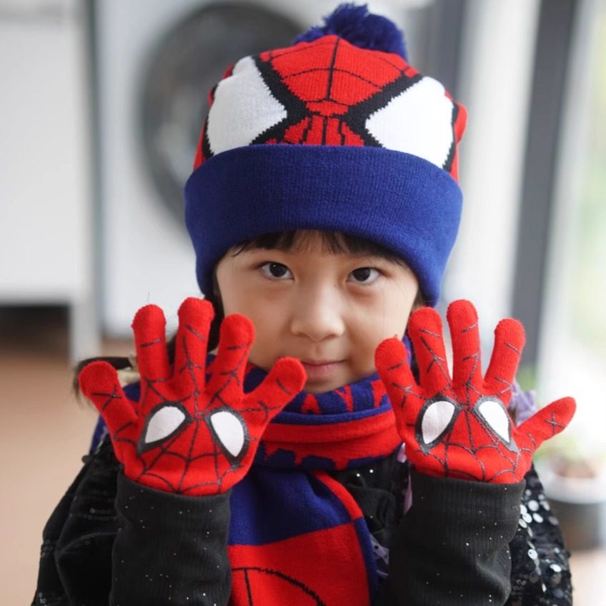 หมวก สไปเดอร์แมน ถุงมือ และผ้าพันคอ ชุดกันหนาวสำหรับฤดูใบไม้ร่วงและฤดูหนาว หมวกไหมพรมการ์ตูนแฟชั่น ใช้งานได้หลากหลาย เหมาะสำหรับกิจกรรมกีฬากลางแจ้ง