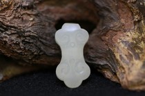 Fidelity Xinjiang Hetian jade seed material Xiangyun Vajra small back cloud 4 9 grams of jade delicate oil