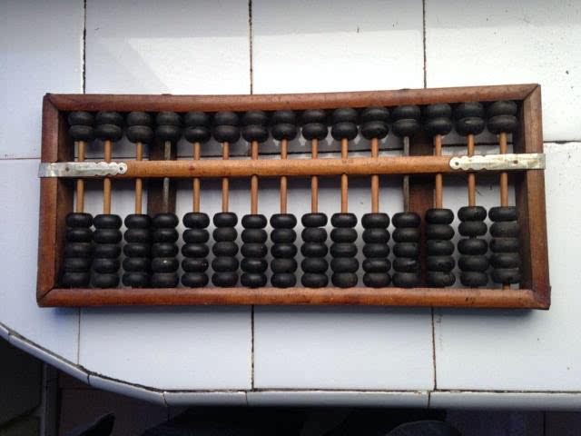Old objects Nostalgic collection 15-speed wooden frame wooden bead old abacus 1960s products Real photo
