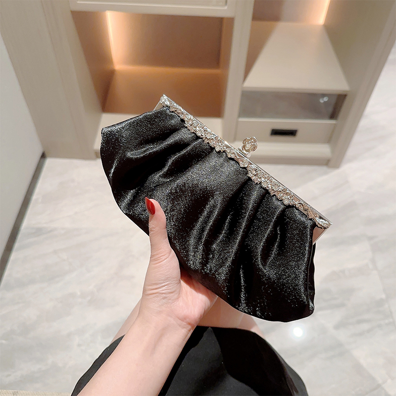 New Retro Black Satin Banquet Bag, Classic Evening Bag, Bag to Match Cheongsam, High-End Dress Evening Bag