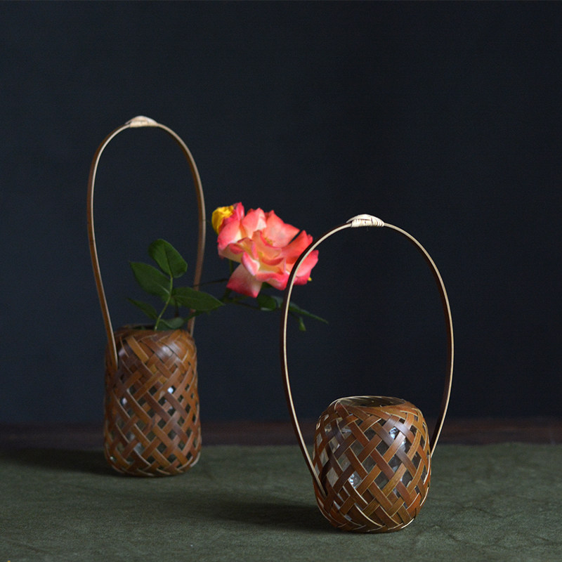 Japanese retro bamboo woven small flower basket desktop flower arrangement ornaments Zen flower arrangement utensils Kung Fu tea accessories Flower road