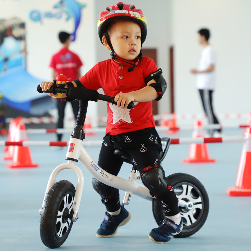 Young child balance car taxiing 1-3-year-and-half-child 2nd round baby bike without pedalling first school 2-6 8 10 inches