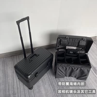 Закругленные углы матового черного цвета