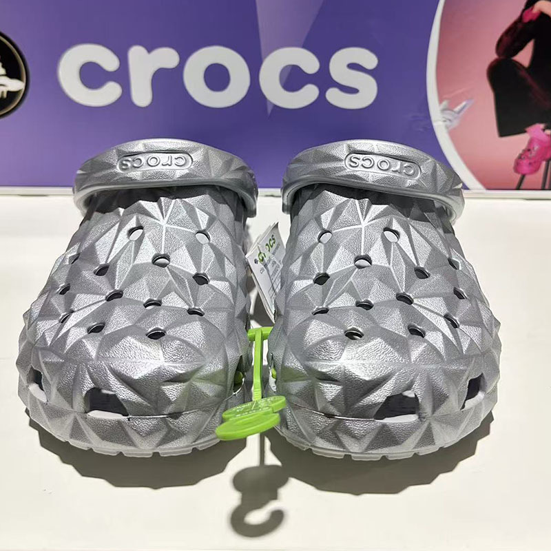 Crocs Men's Shoes Outdoor Classic Shiny Durian Women's Shoes Beach Clogs Sandals 210002