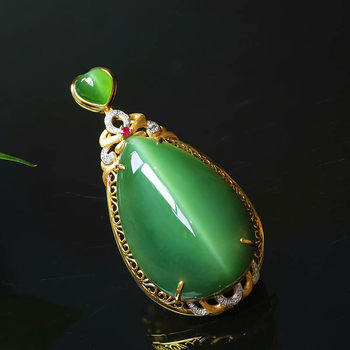 Original design jade gold inlaid jade necklace as a gift for mother